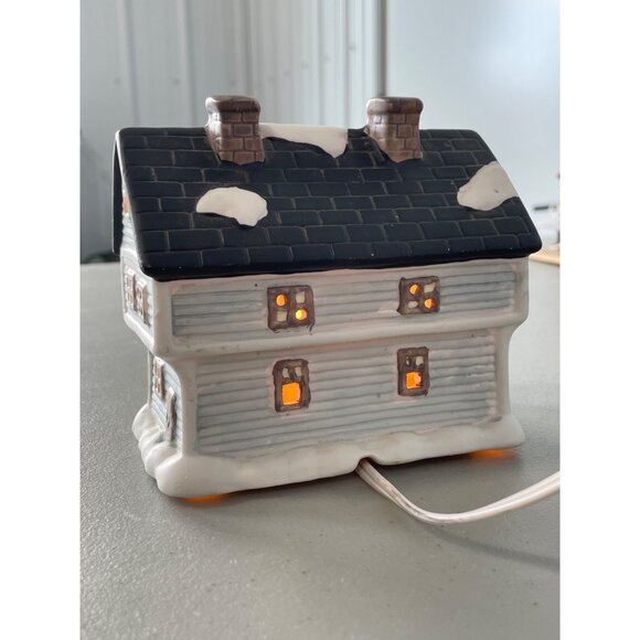 Vintage Watkins Village Collection Ceramic Light Up House 1992 Holiday Decor - Picture 3 of 7